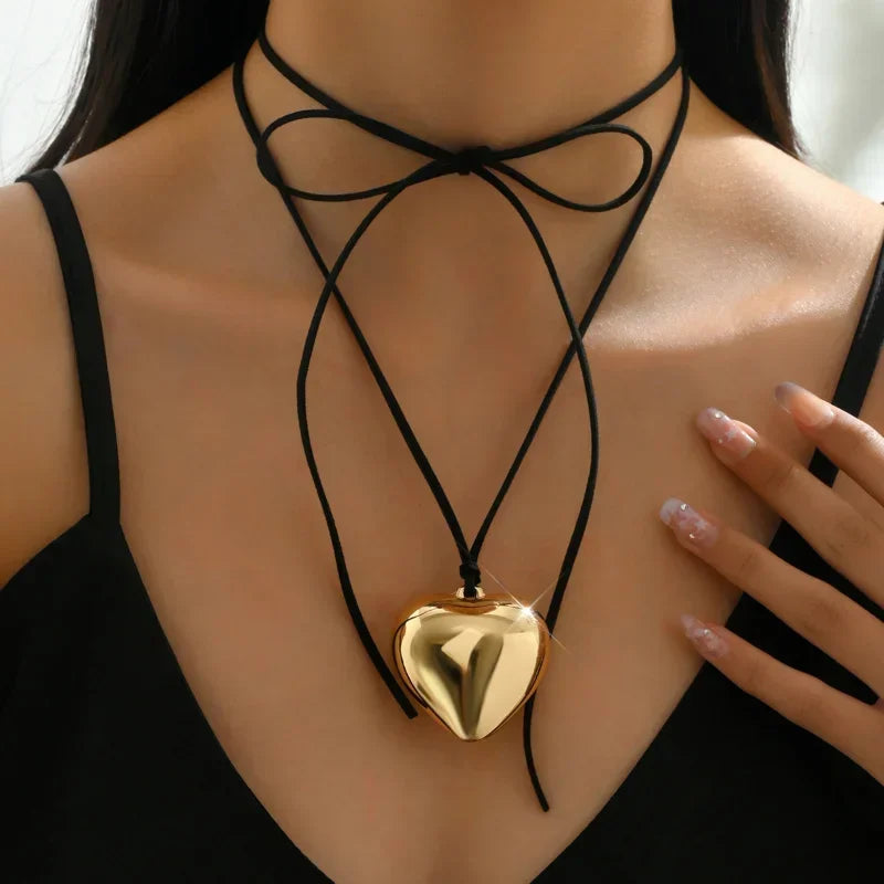 Velvet Heart Choker Elegance